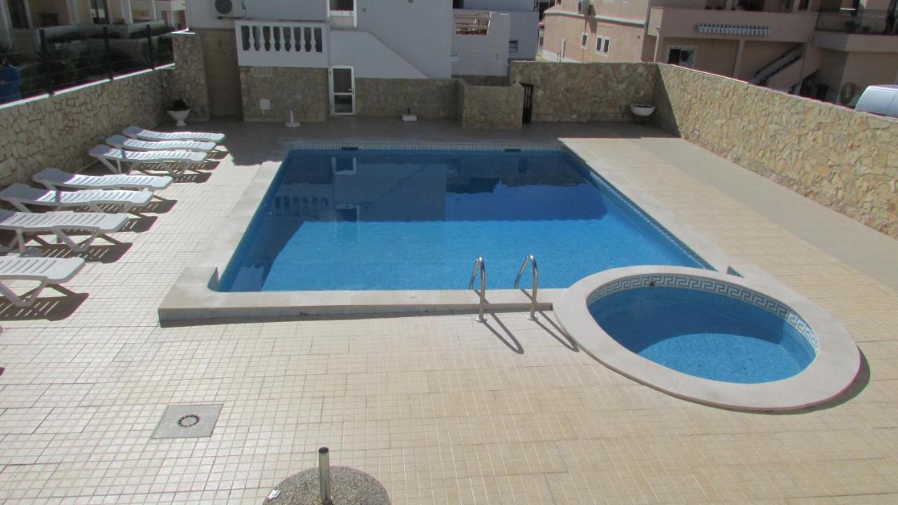 Apartamento - 2 A 4 Pessoas- Piscina Leilighet Olhos de Agua  Eksteriør bilde